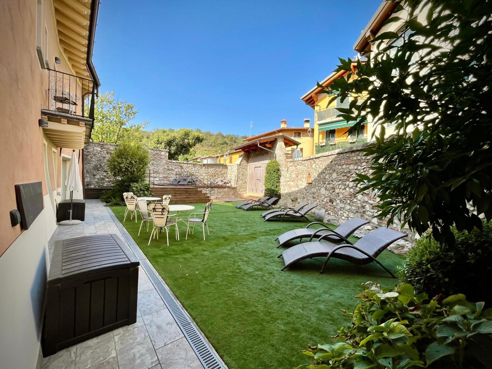 Villa Fontanelle Gardapartments Polpenazze del Garda Exterior foto